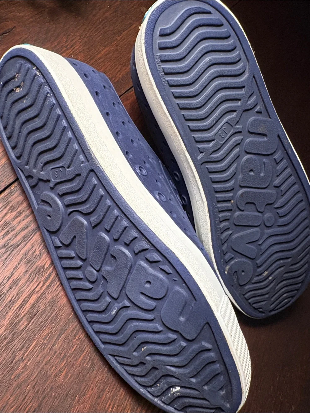 Native Jefferson Slip-On Sneakers size J3